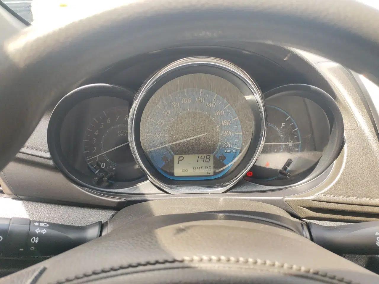 Toyota YARiS L Zhi Xuan 2015 1.5E Automatic Charm Edition — миниатюра 12