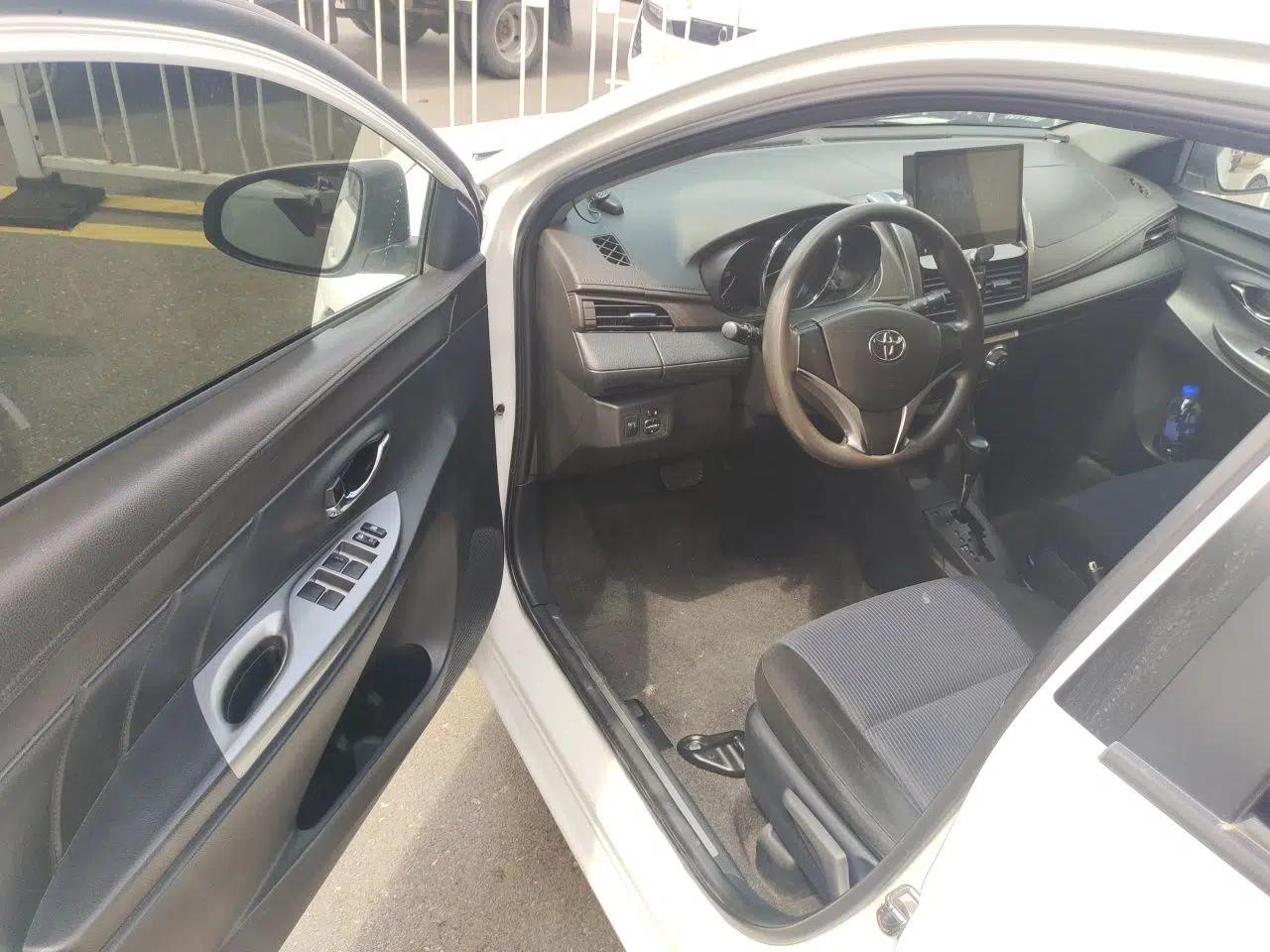 Toyota YARiS L Zhi Xuan 2015 1.5E Automatic Charm Edition — миниатюра 17