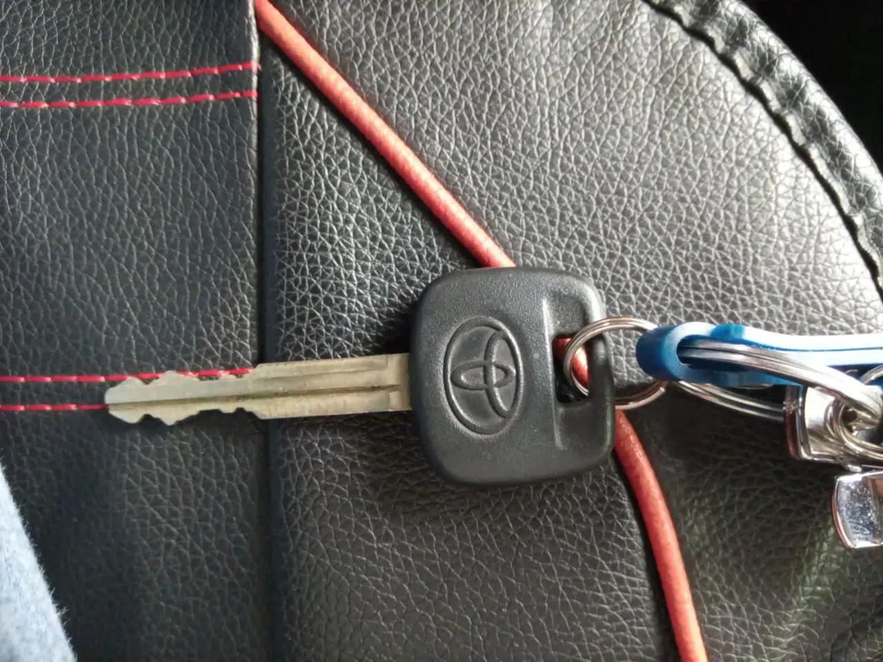 Toyota YARiS L Zhi Xuan 2014 1.3E Automatic Charm Edition — миниатюра 9