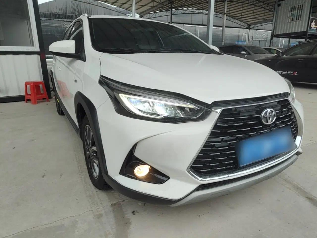 Toyota YARiS L Zhi Xuan 2022 X-Trail 1.5L CVT Luxury PLUS Edition — миниатюра 3