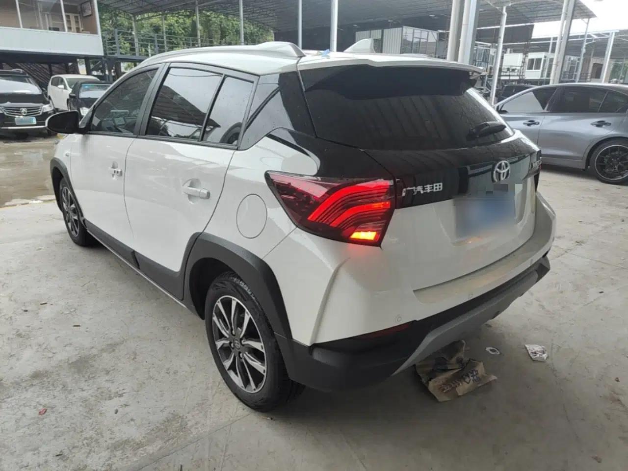 Toyota YARiS L Zhi Xuan 2022 X-Trail 1.5L CVT Luxury PLUS Edition — миниатюра 4