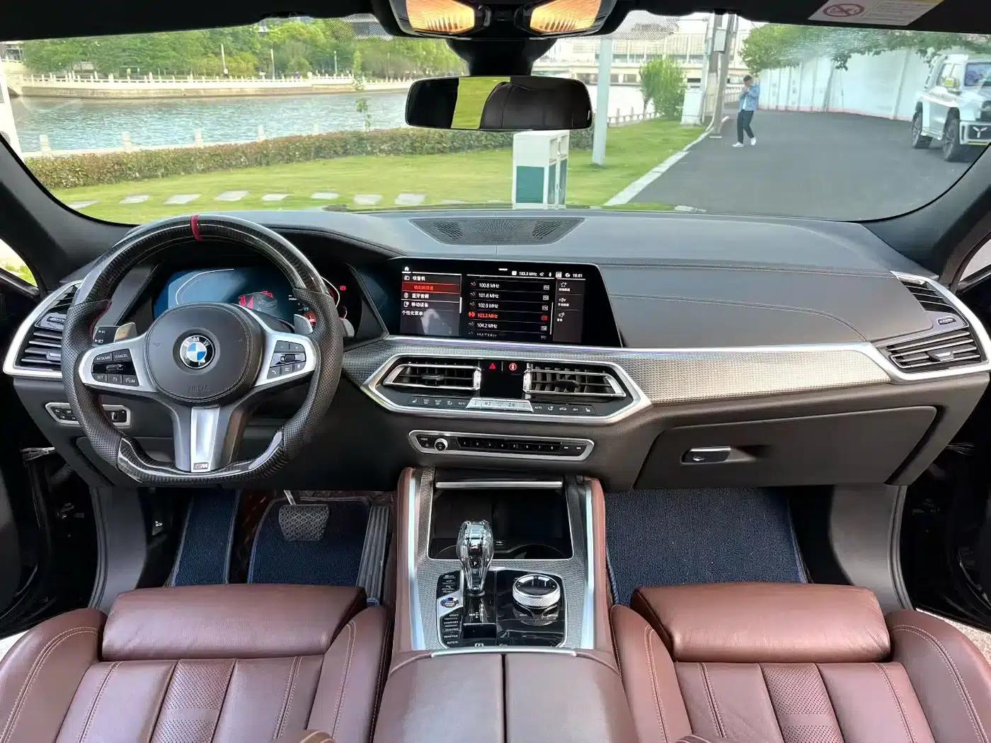2021 BMW X6 xDrive30i M Sport Package — миниатюра 6