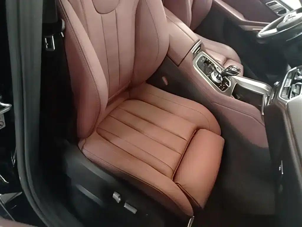 2021 BMW X6 xDrive30i M Sport Package — миниатюра 25