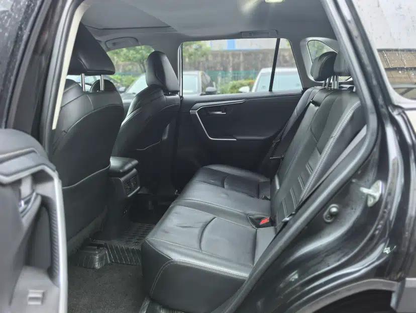 Toyota Wildlander 2020 2.0L CVT Four-Wheel Drive Premium Edition — миниатюра 17