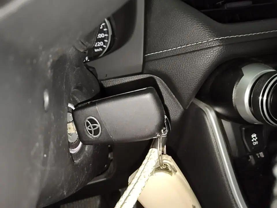 Toyota Wildlander 2023 2.0L CVT Two-Wheel Drive Leading Edition — миниатюра 12