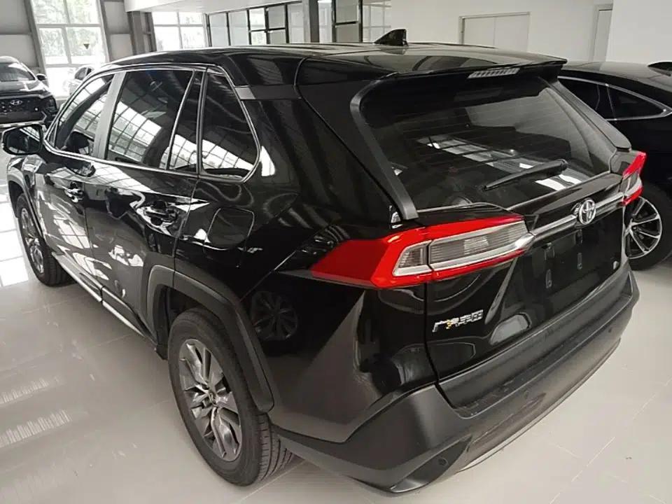 Toyota Wildlander 2023 2.0L CVT Two-Wheel Drive Leading Edition — миниатюра 4