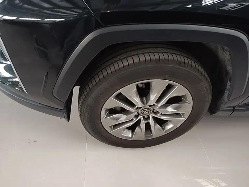 Toyota Wildlander 2023 2.0L CVT Two-Wheel Drive Leading Edition — миниатюра 8