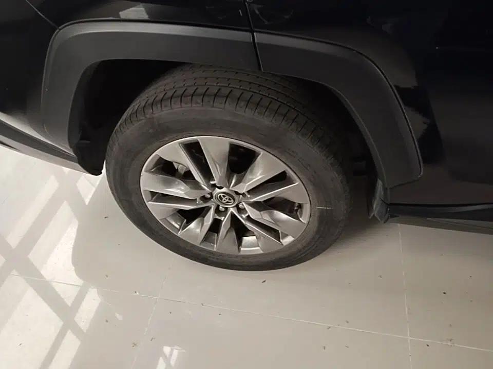 Toyota Wildlander 2023 2.0L CVT Two-Wheel Drive Leading Edition — миниатюра 10