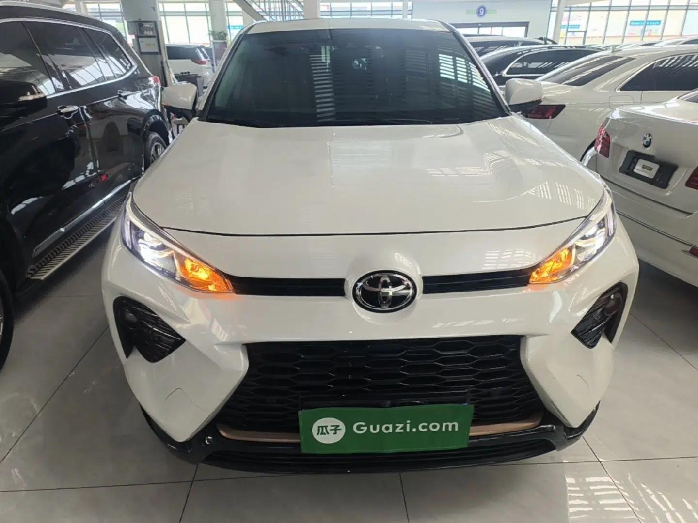 Toyota Wildlander 2024 2.0L CVT Two-Wheel Drive Urban Edition — миниатюра 2