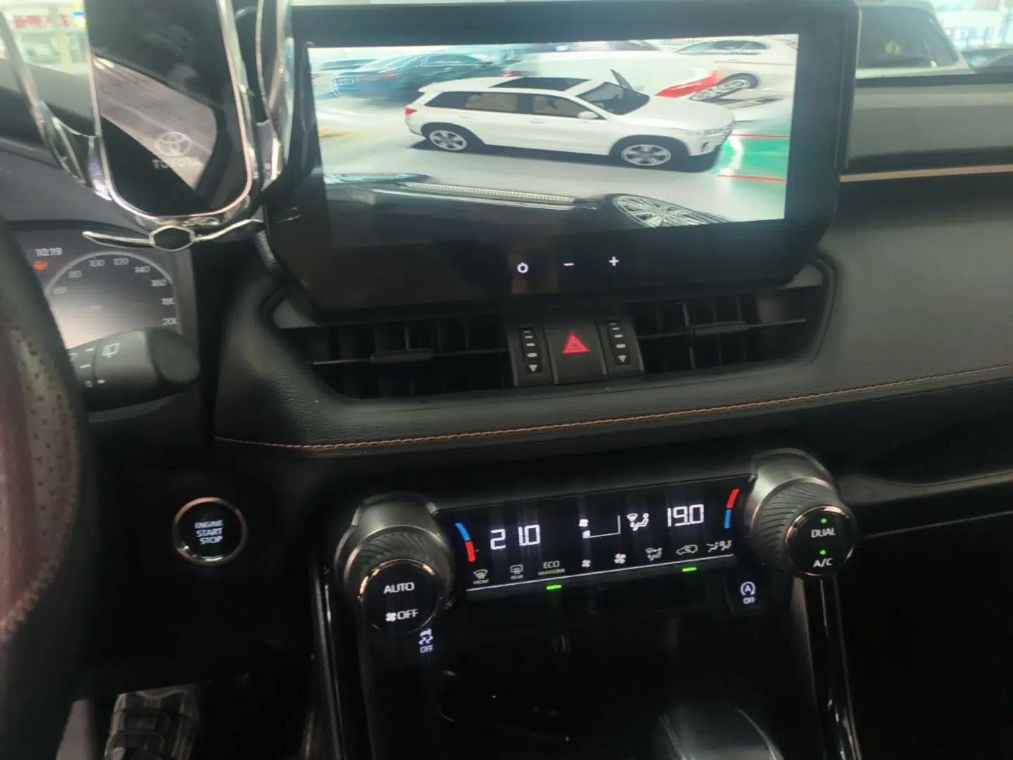 Toyota Wildlander 2024 2.0L CVT Two-Wheel Drive Urban Edition — миниатюра 16