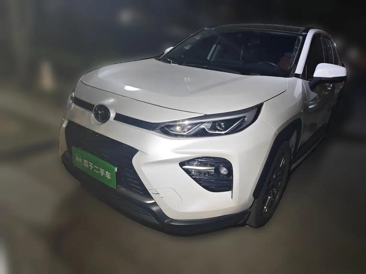 Toyota Wildlander 2023 2.0L CVT Two-Wheel Drive Luxury PLUS Edition — миниатюра 1