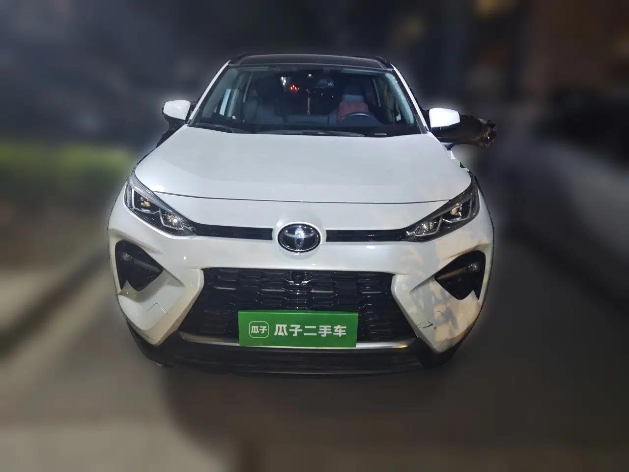 Toyota Wildlander 2023 2.0L CVT Two-Wheel Drive Luxury PLUS Edition — миниатюра 2