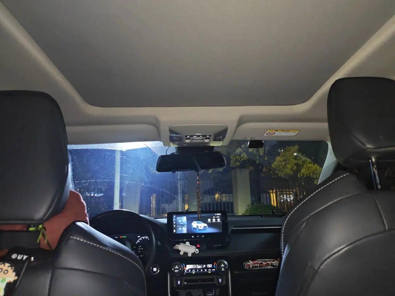 Toyota Wildlander 2023 2.0L CVT Two-Wheel Drive Luxury PLUS Edition — миниатюра 19