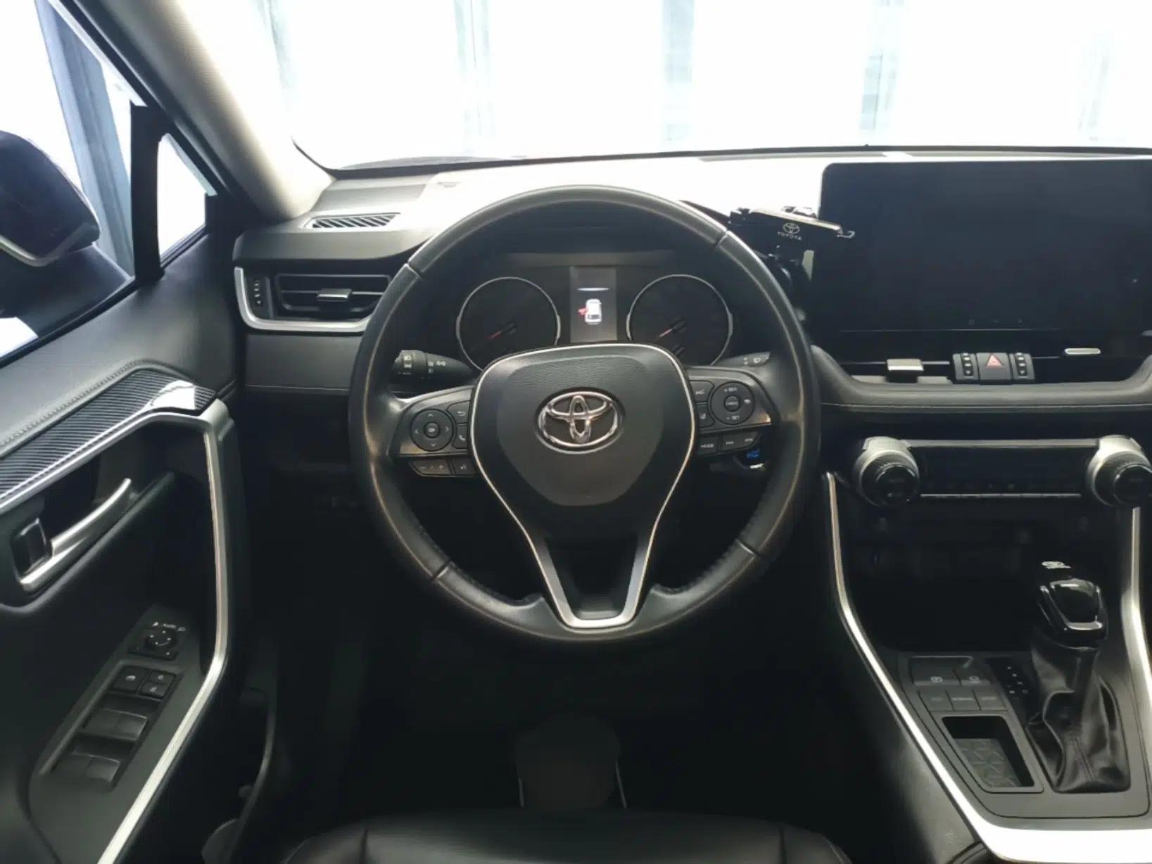 Toyota Wildlander 2022 2.0L CVT Two-Wheel Drive Urban Edition — миниатюра 13