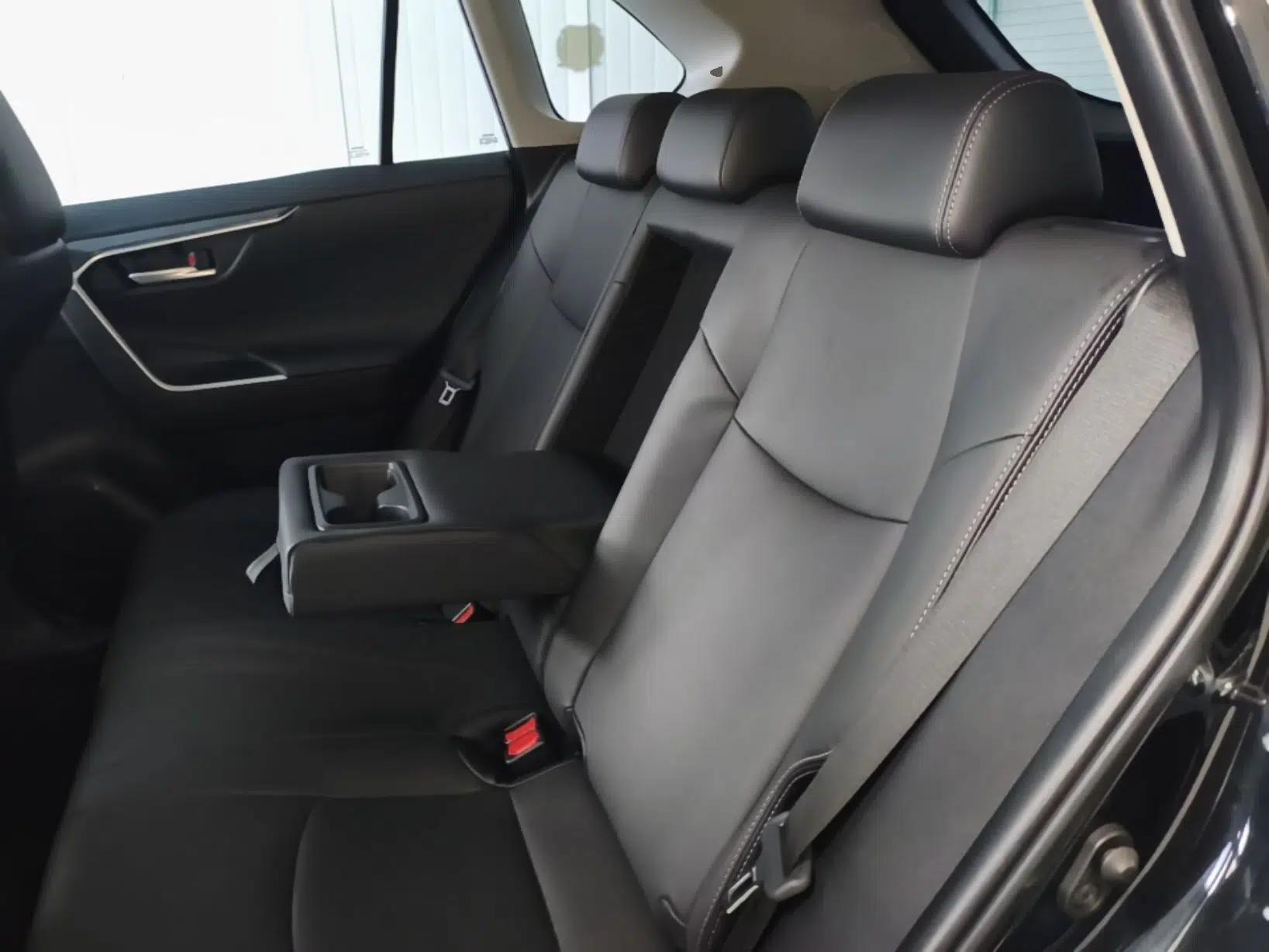 Toyota Wildlander 2022 2.0L CVT Two-Wheel Drive Urban Edition — миниатюра 19