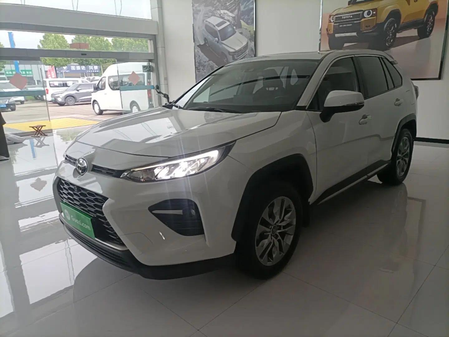 Toyota Wildlander 2022 2.0L CVT 4x4 Luxury PLUS Edition — миниатюра 1