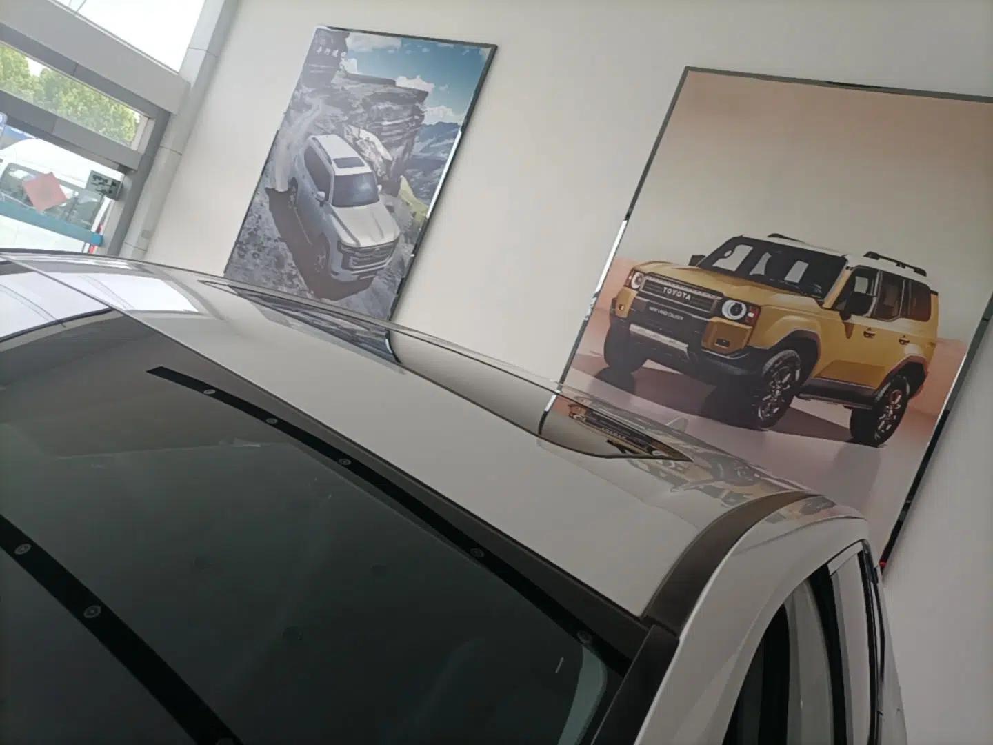 Toyota Wildlander 2022 2.0L CVT 4x4 Luxury PLUS Edition — миниатюра 11