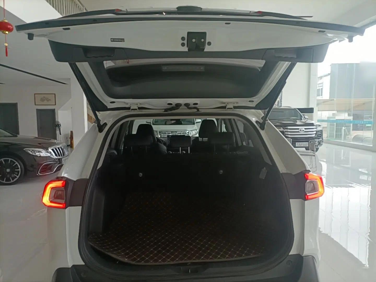 Toyota Wildlander 2022 2.0L CVT 4x4 Luxury PLUS Edition — миниатюра 21