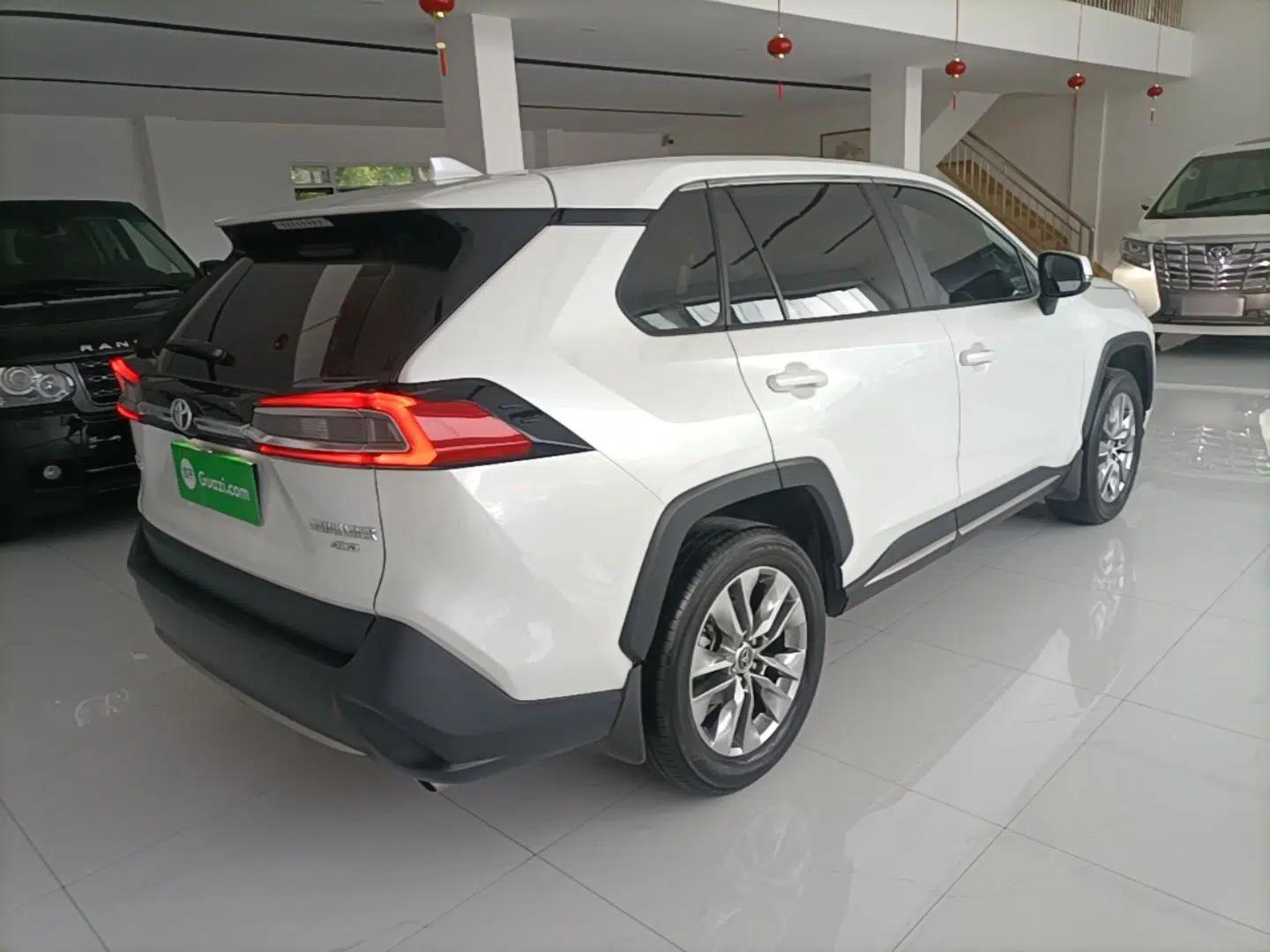Toyota Wildlander 2022 2.0L CVT 4x4 Luxury PLUS Edition — миниатюра 4