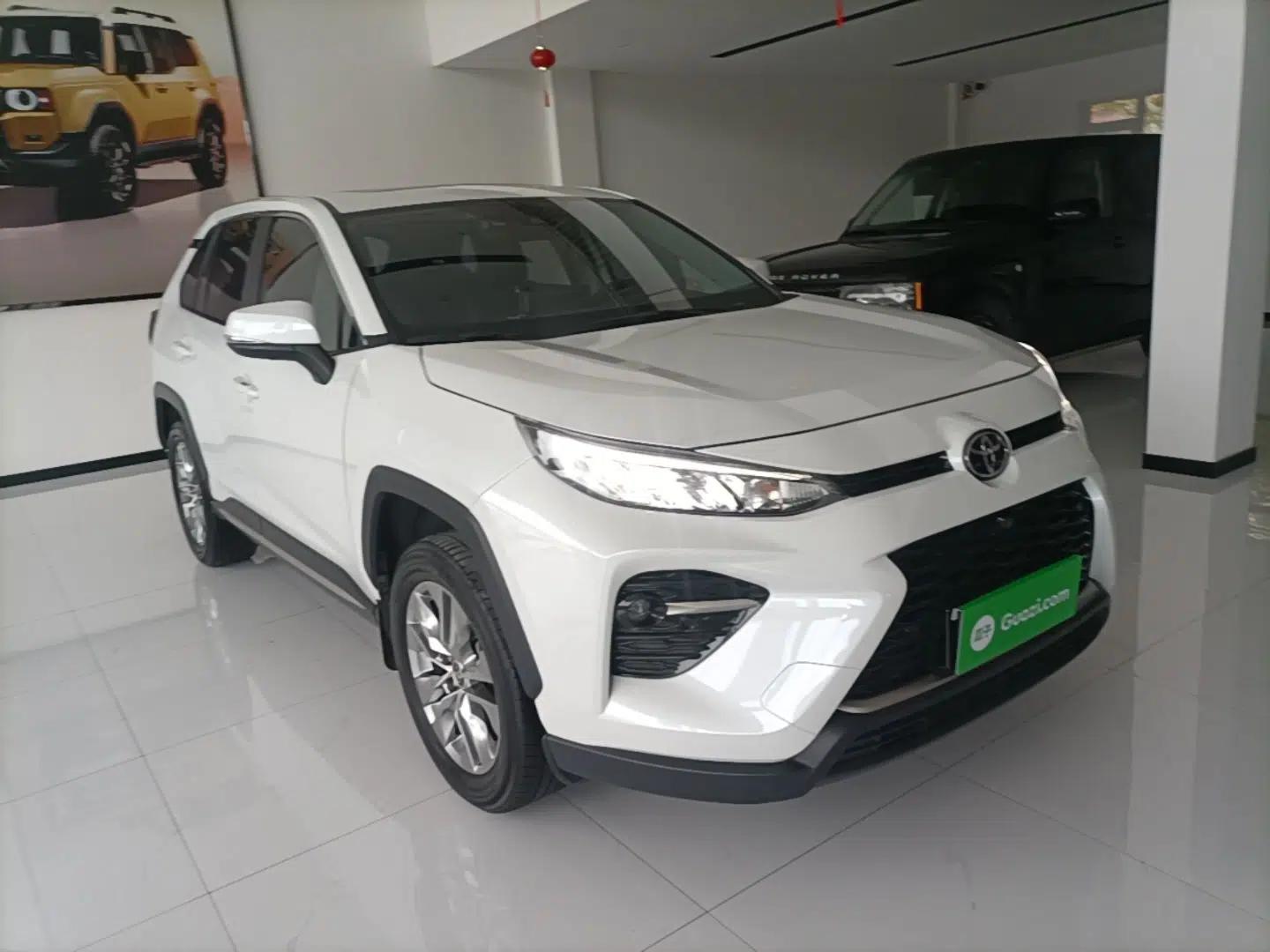 Toyota Wildlander 2022 2.0L CVT 4x4 Luxury PLUS Edition — миниатюра 6