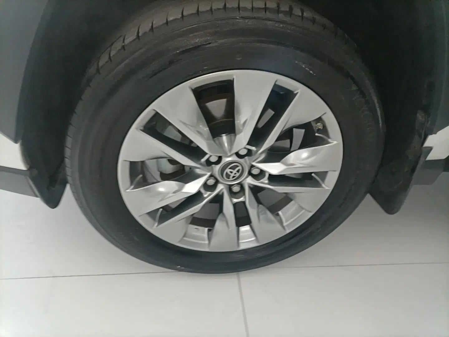 Toyota Wildlander 2022 2.0L CVT 4x4 Luxury PLUS Edition — миниатюра 9