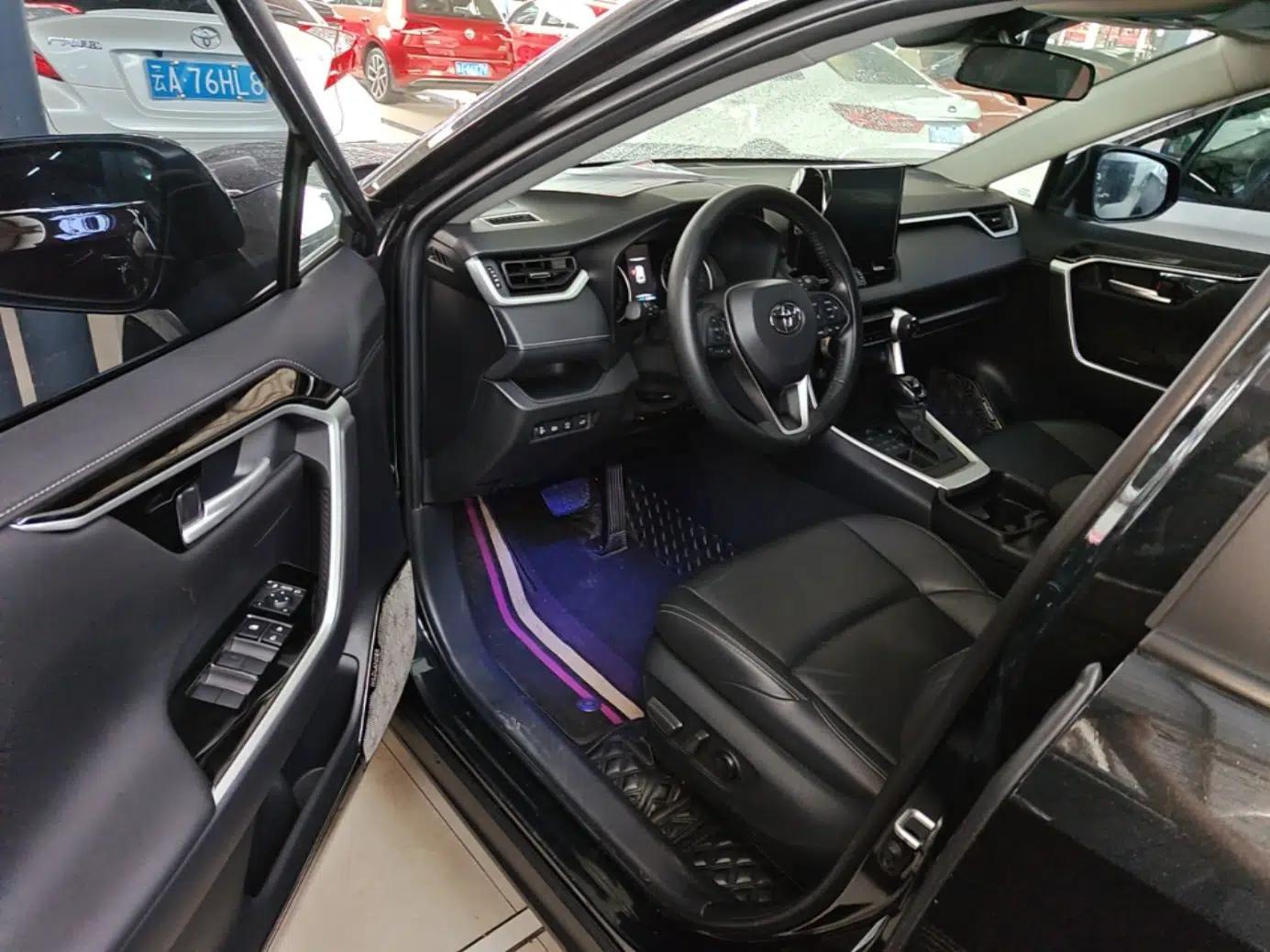 Toyota Wildlander 2022 2.0L CVT 4x4 Luxury PLUS Edition — миниатюра 19