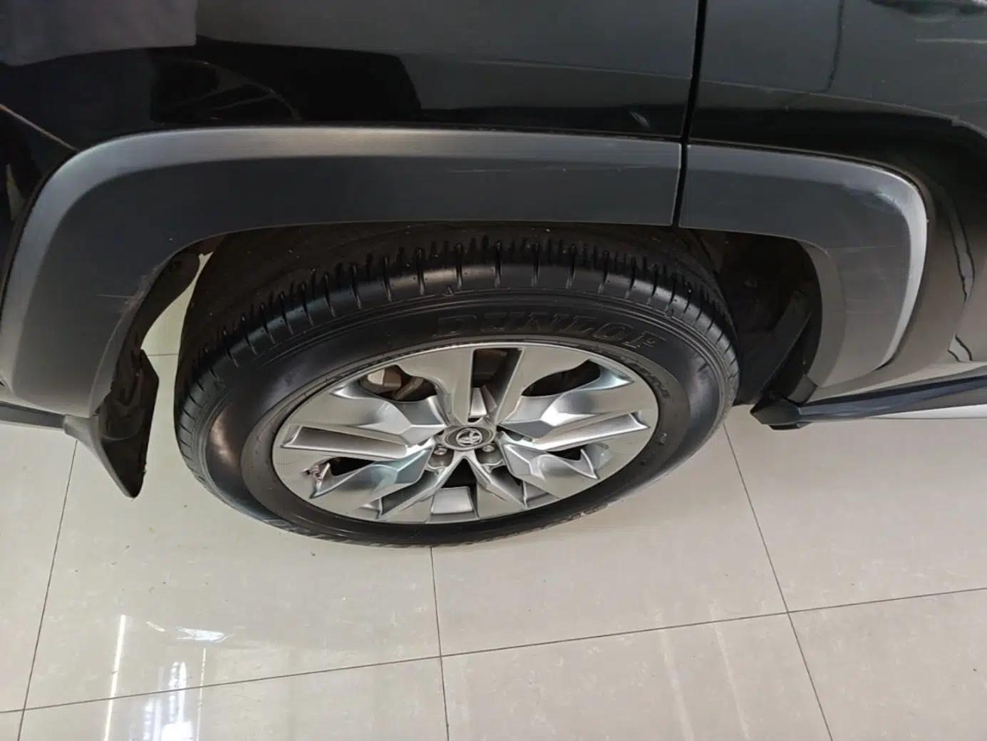 Toyota Wildlander 2022 2.0L CVT 4x4 Luxury PLUS Edition — миниатюра 10