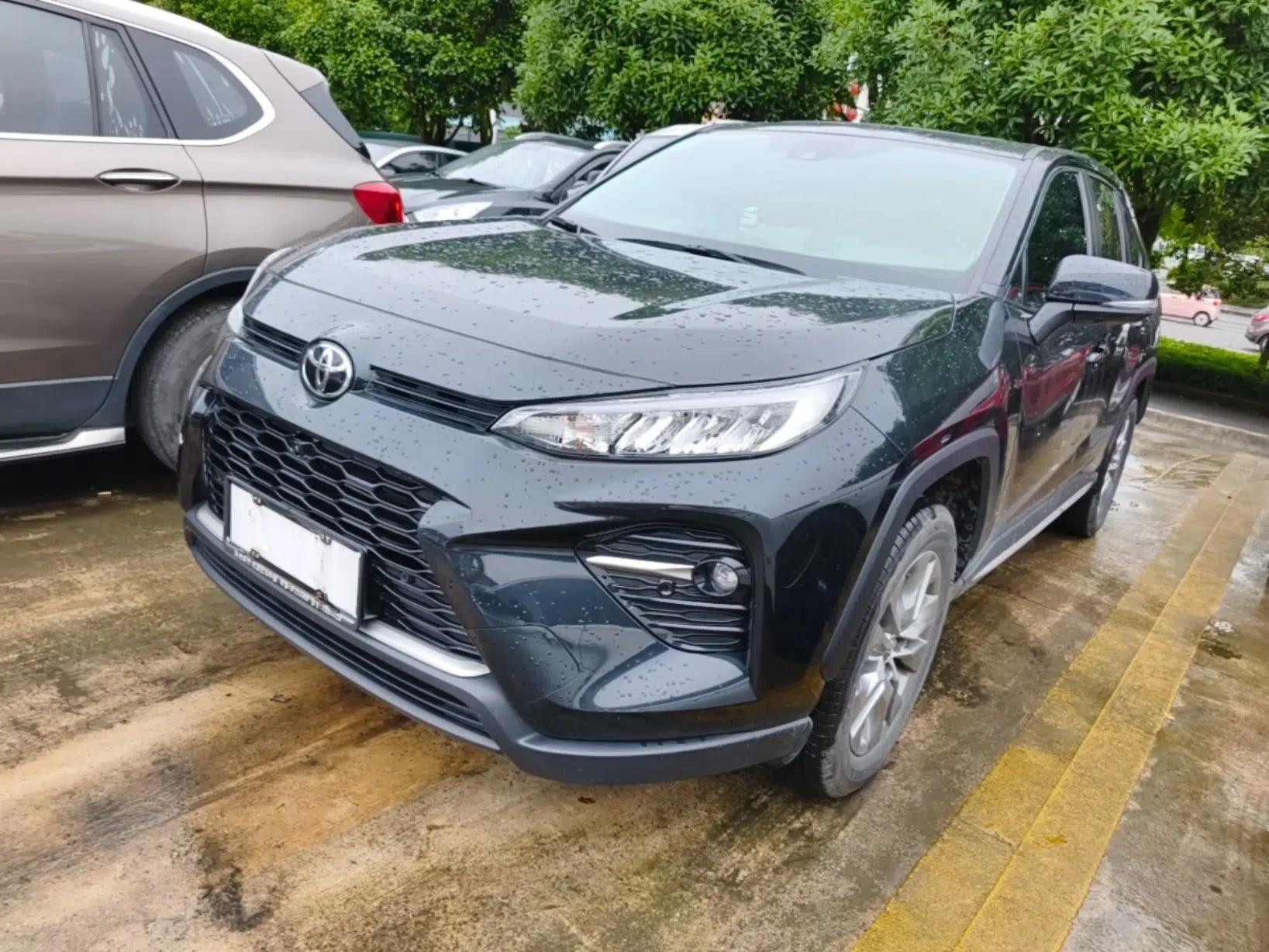 Toyota Wildlander 2022 2.0L CVT 4x4 Luxury PLUS Edition — миниатюра 1