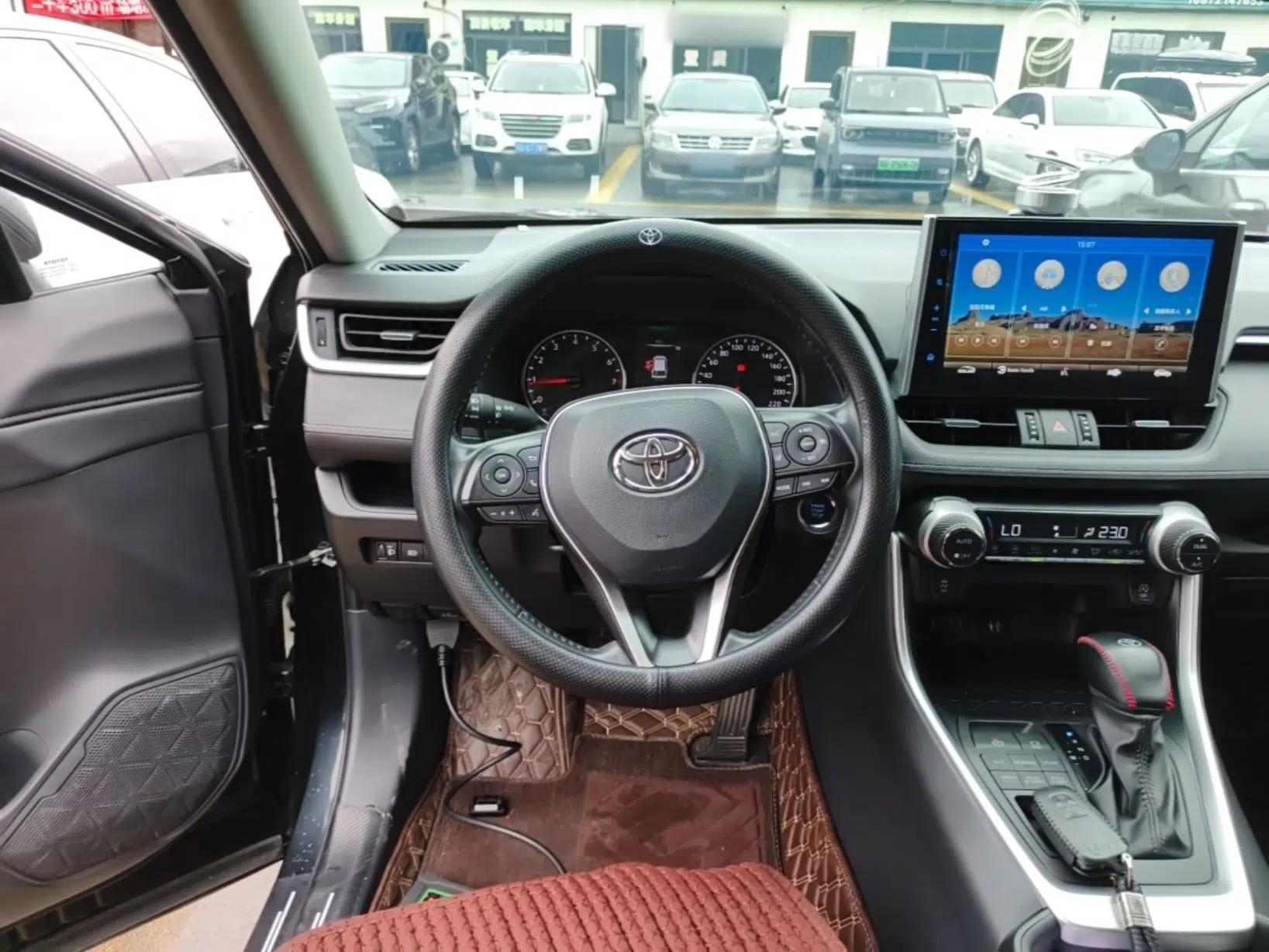 Toyota Wildlander 2022 2.0L CVT 4x4 Luxury PLUS Edition — миниатюра 14
