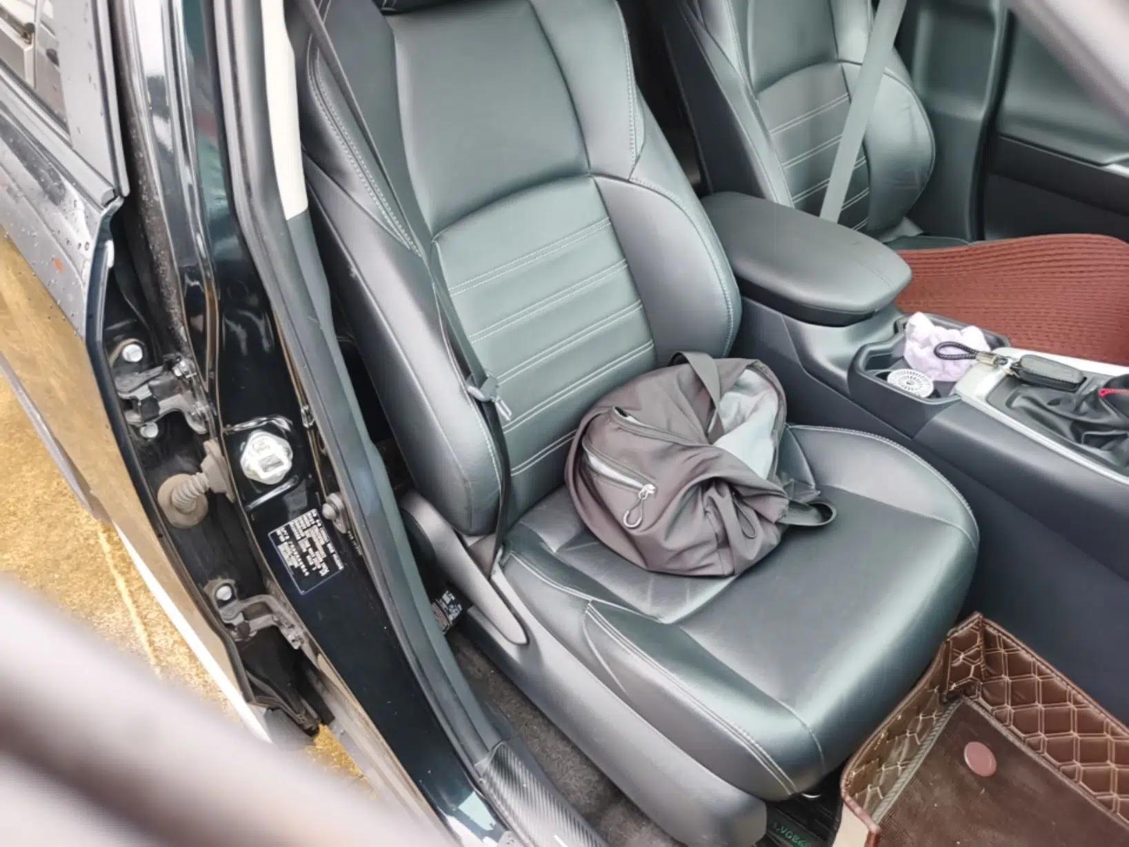 Toyota Wildlander 2022 2.0L CVT 4x4 Luxury PLUS Edition — миниатюра 23