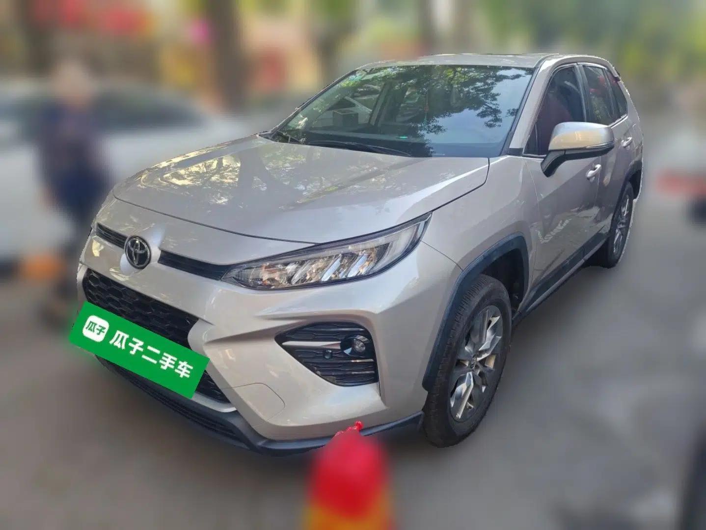 Toyota Wildlander 2020 2.0L CVT Two-Wheel Drive Luxury Edition — миниатюра 1