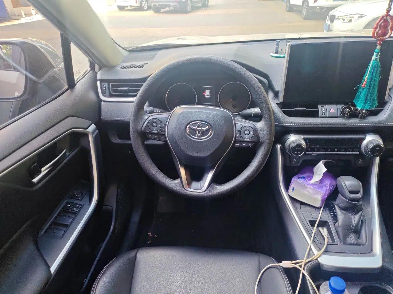 Toyota Wildlander 2020 2.0L CVT Two-Wheel Drive Luxury Edition — миниатюра 11