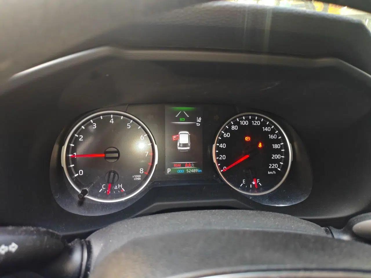 Toyota Wildlander 2020 2.0L CVT Two-Wheel Drive Luxury Edition — миниатюра 12