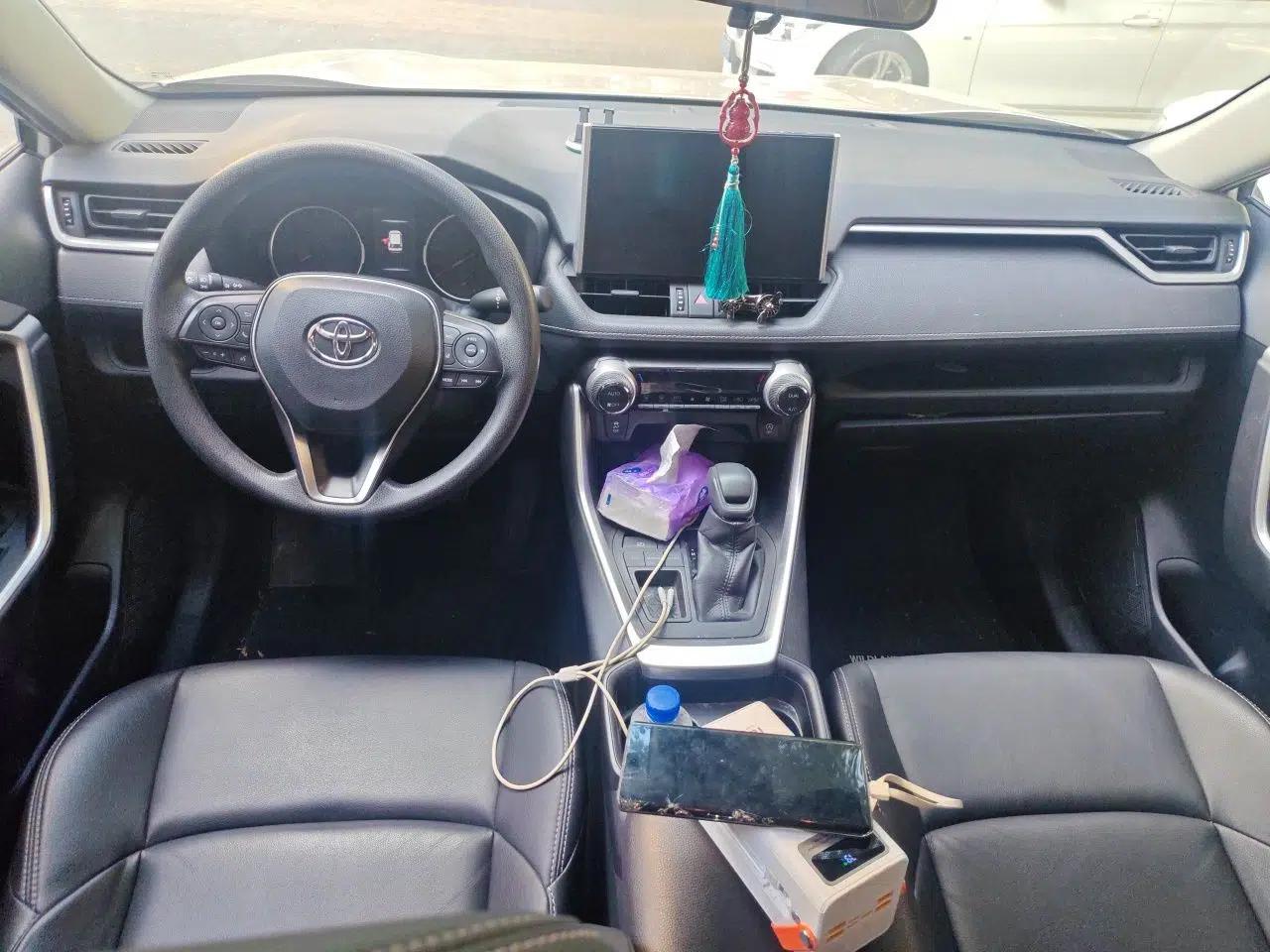 Toyota Wildlander 2020 2.0L CVT Two-Wheel Drive Luxury Edition — миниатюра 10