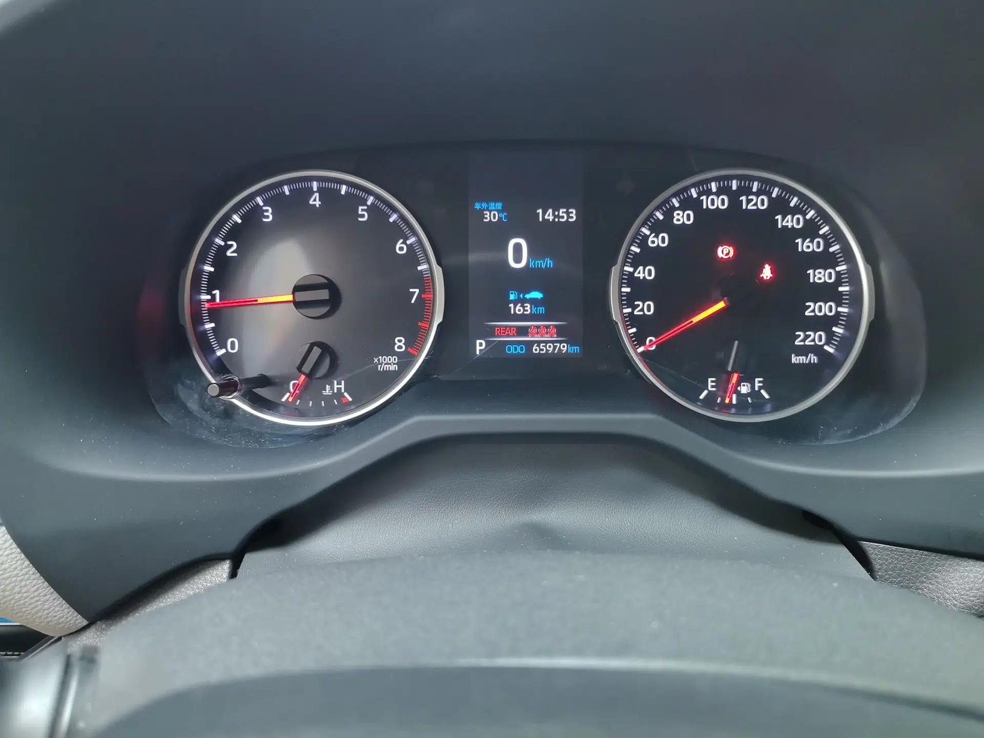 Toyota Wildlander 2020 2.0L CVT Two-Wheel Drive Luxury Edition — миниатюра 13