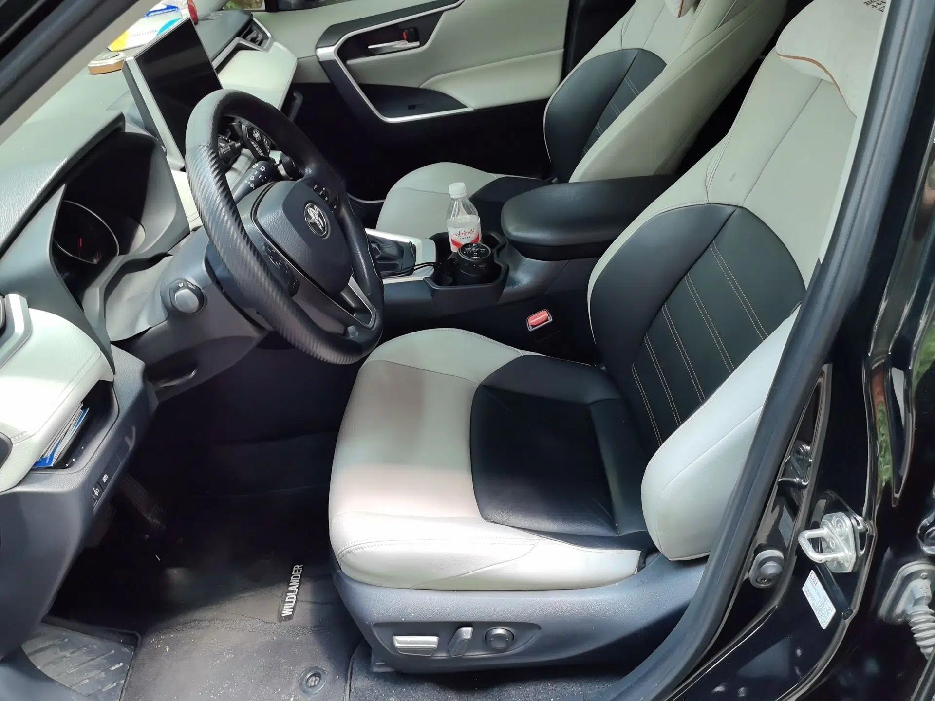 Toyota Wildlander 2020 2.0L CVT Two-Wheel Drive Luxury Edition — миниатюра 16