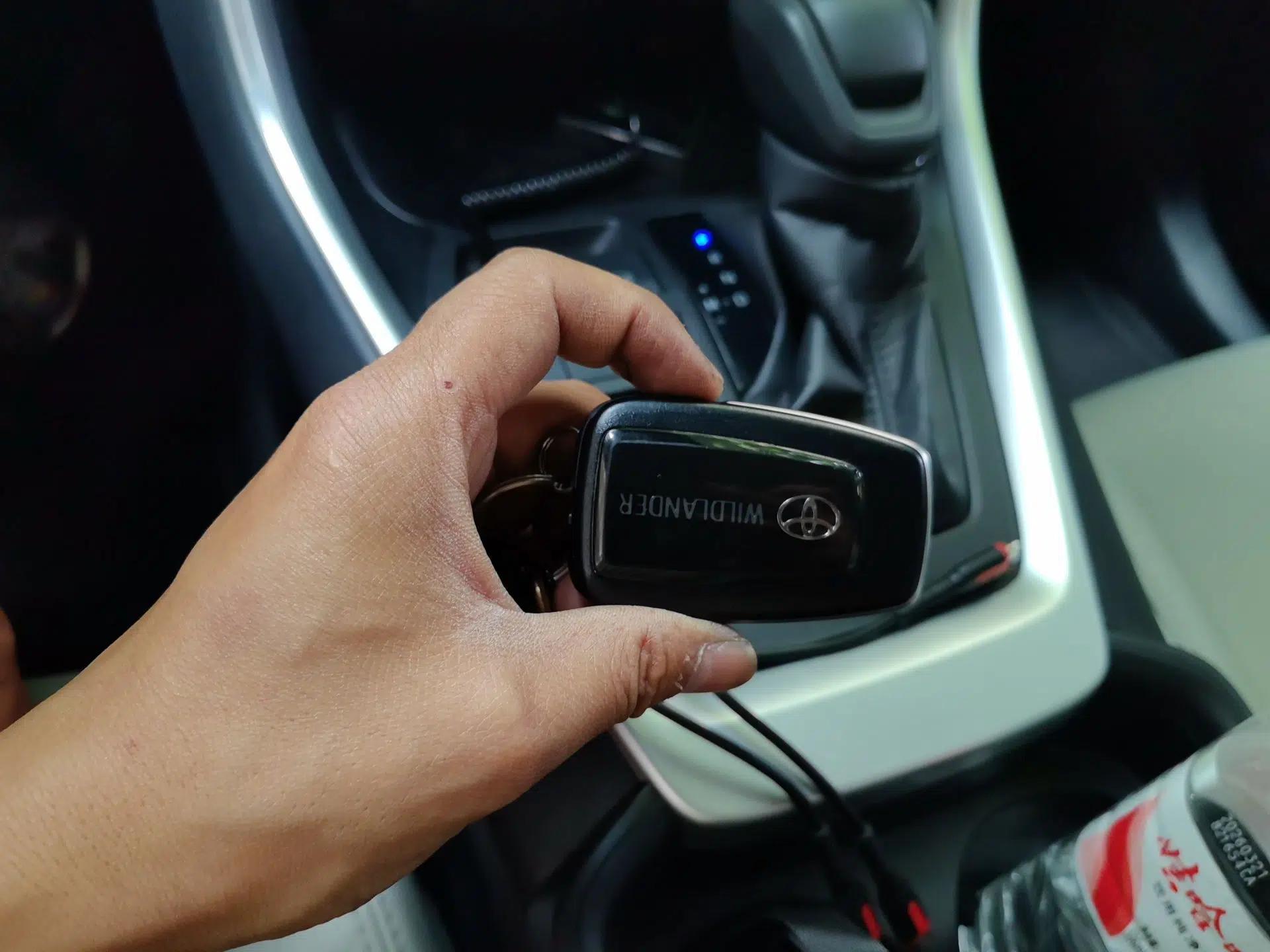 Toyota Wildlander 2020 2.0L CVT Two-Wheel Drive Luxury Edition — миниатюра 9