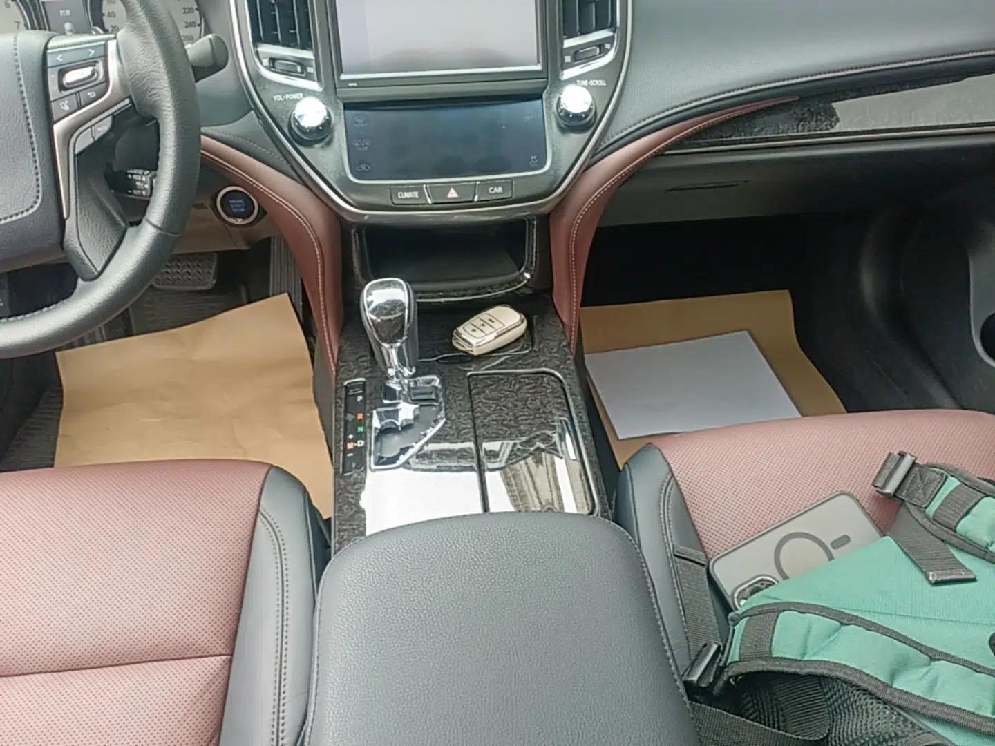Toyota Crown 2018 2.0T Sport Edition — миниатюра 17