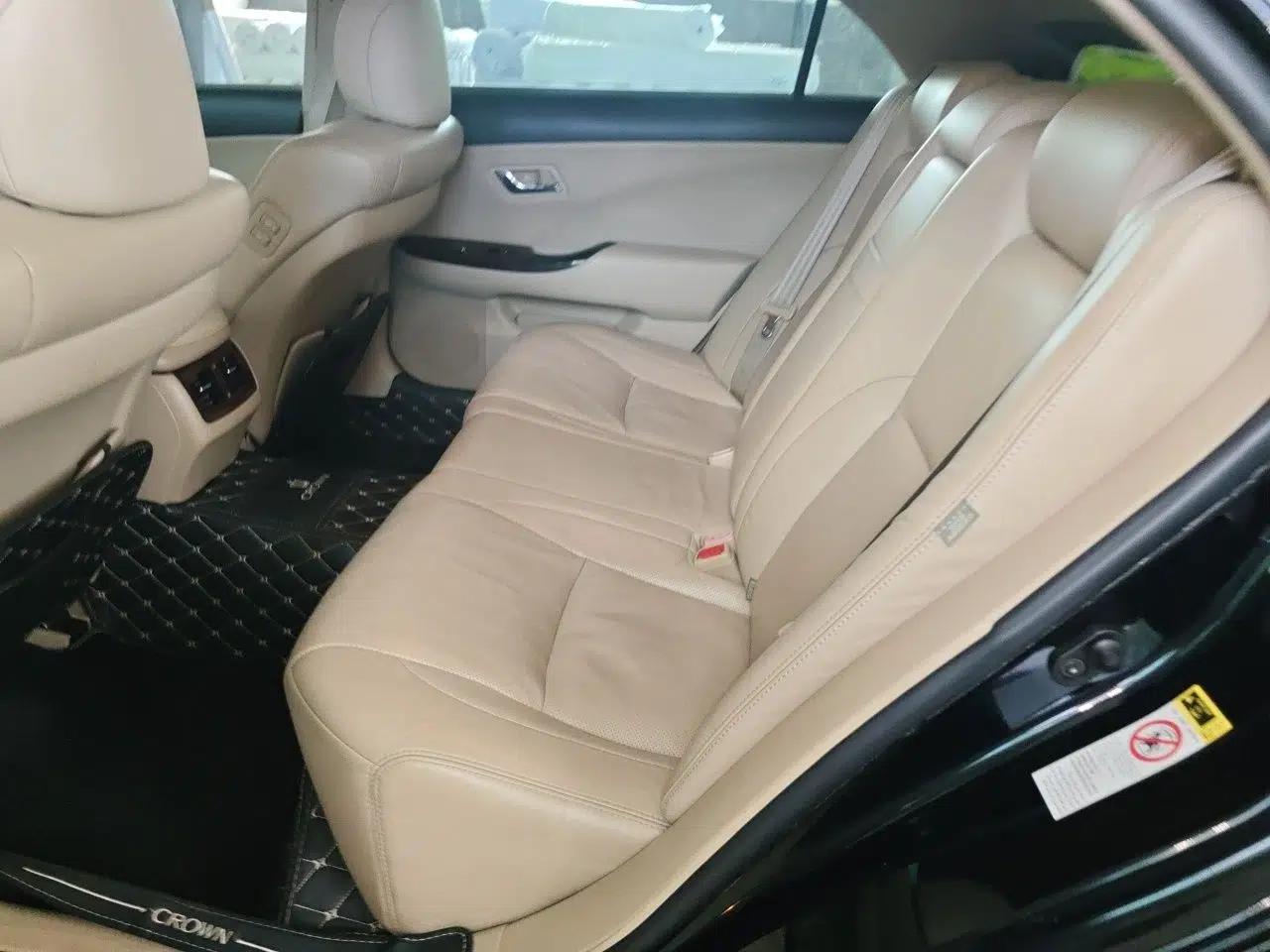 Toyota Crown 2010 2.5L Royal Leather Sunroof Navigation Edition — миниатюра 18