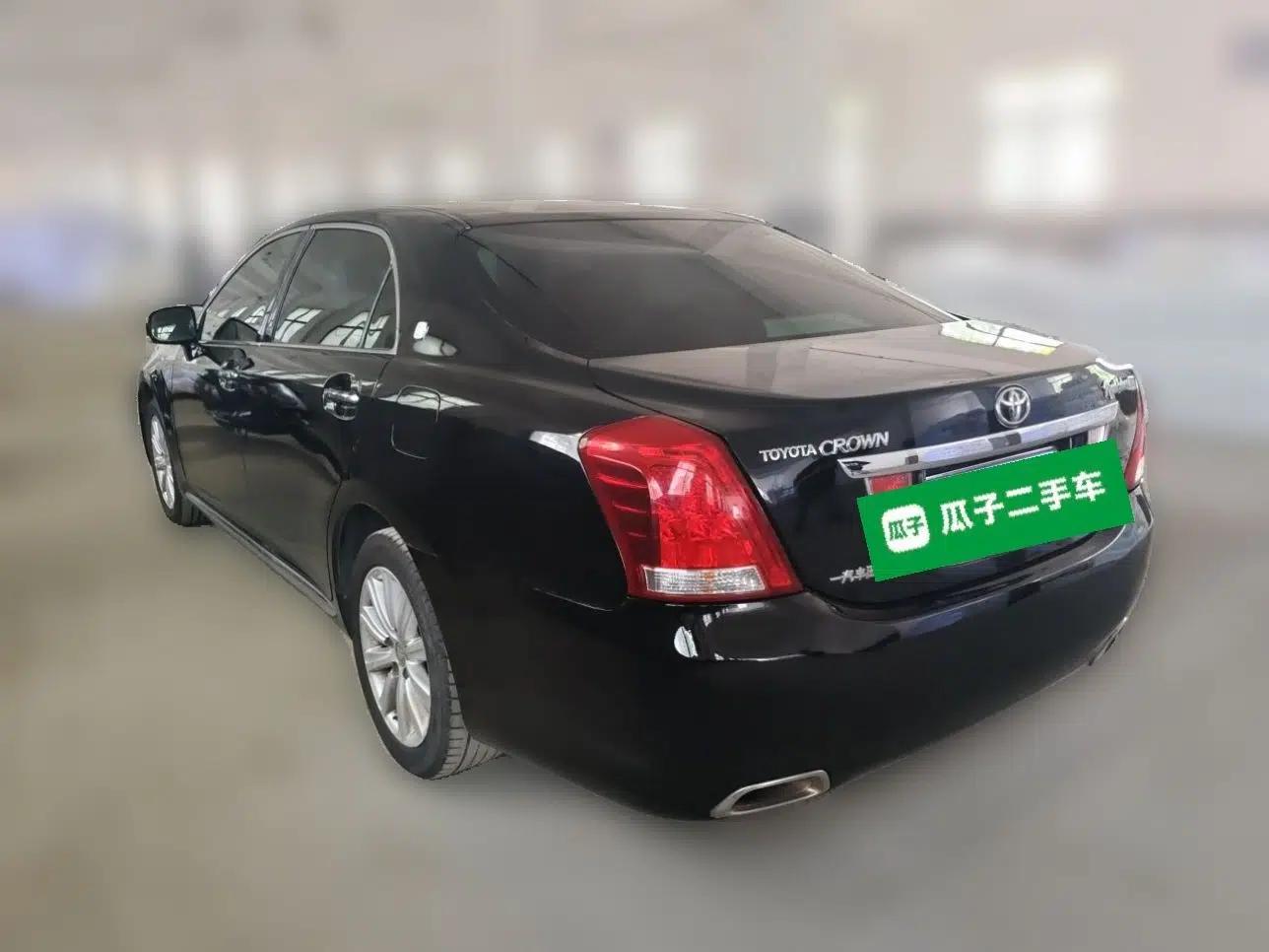 Toyota Crown 2010 2.5L Royal Leather Sunroof Navigation Edition — миниатюра 4