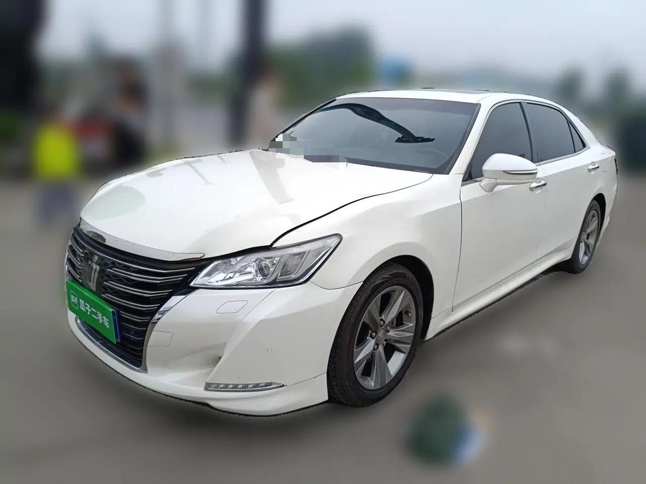 Toyota Crown 2015 2.0T Fashion Edition — миниатюра 1