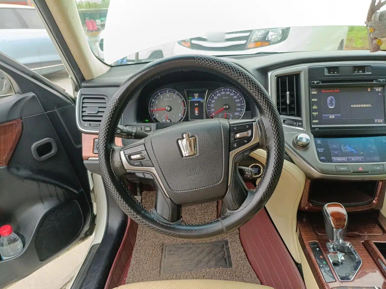 Toyota Crown 2015 2.0T Fashion Edition — миниатюра 11