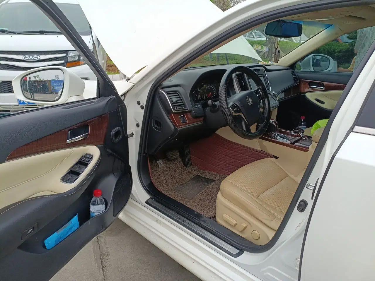 Toyota Crown 2015 2.0T Fashion Edition — миниатюра 17