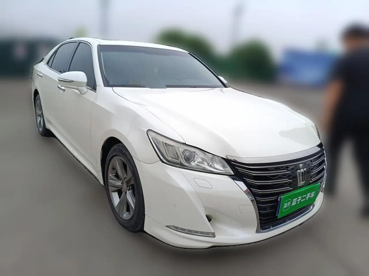 Toyota Crown 2015 2.0T Fashion Edition — миниатюра 3