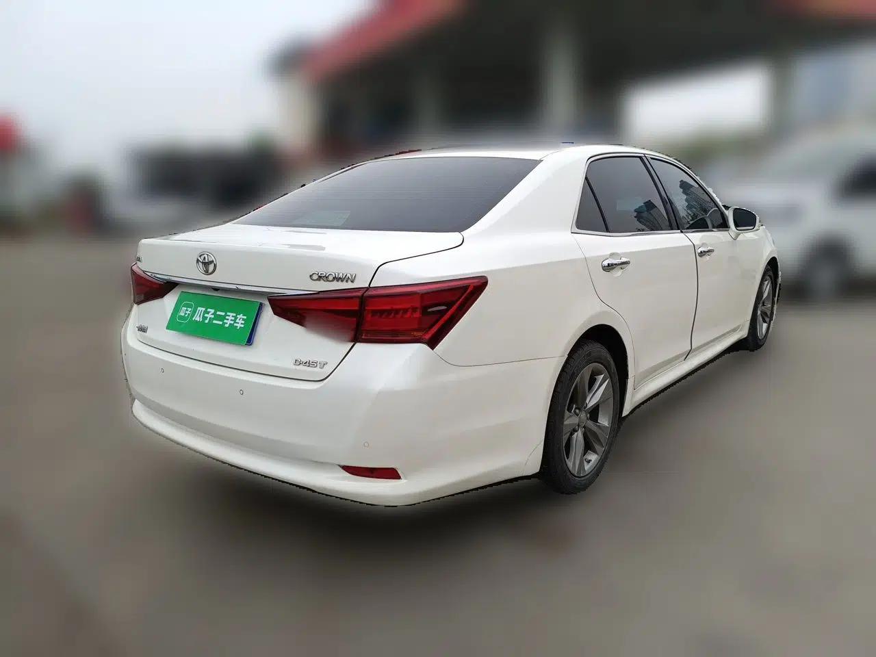 Toyota Crown 2015 2.0T Fashion Edition — миниатюра 6