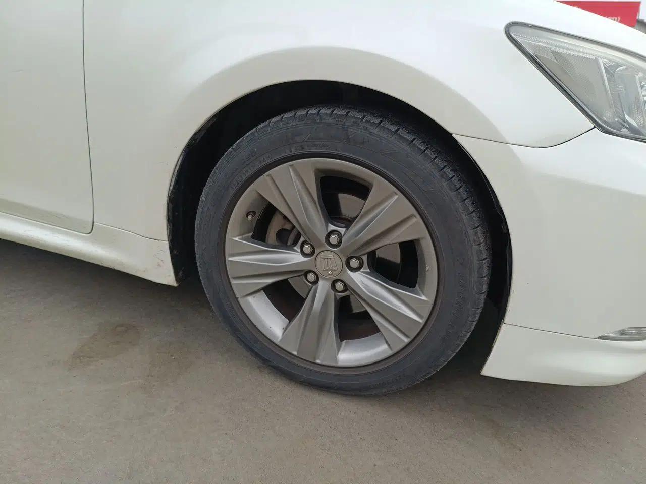 Toyota Crown 2015 2.0T Fashion Edition — миниатюра 8