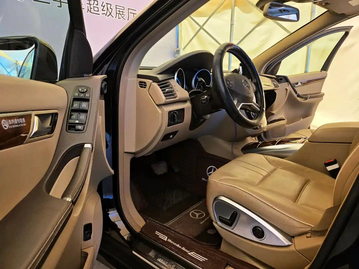 2011 Mercedes-Benz R-Class R 350 L 4MATIC — миниатюра 12