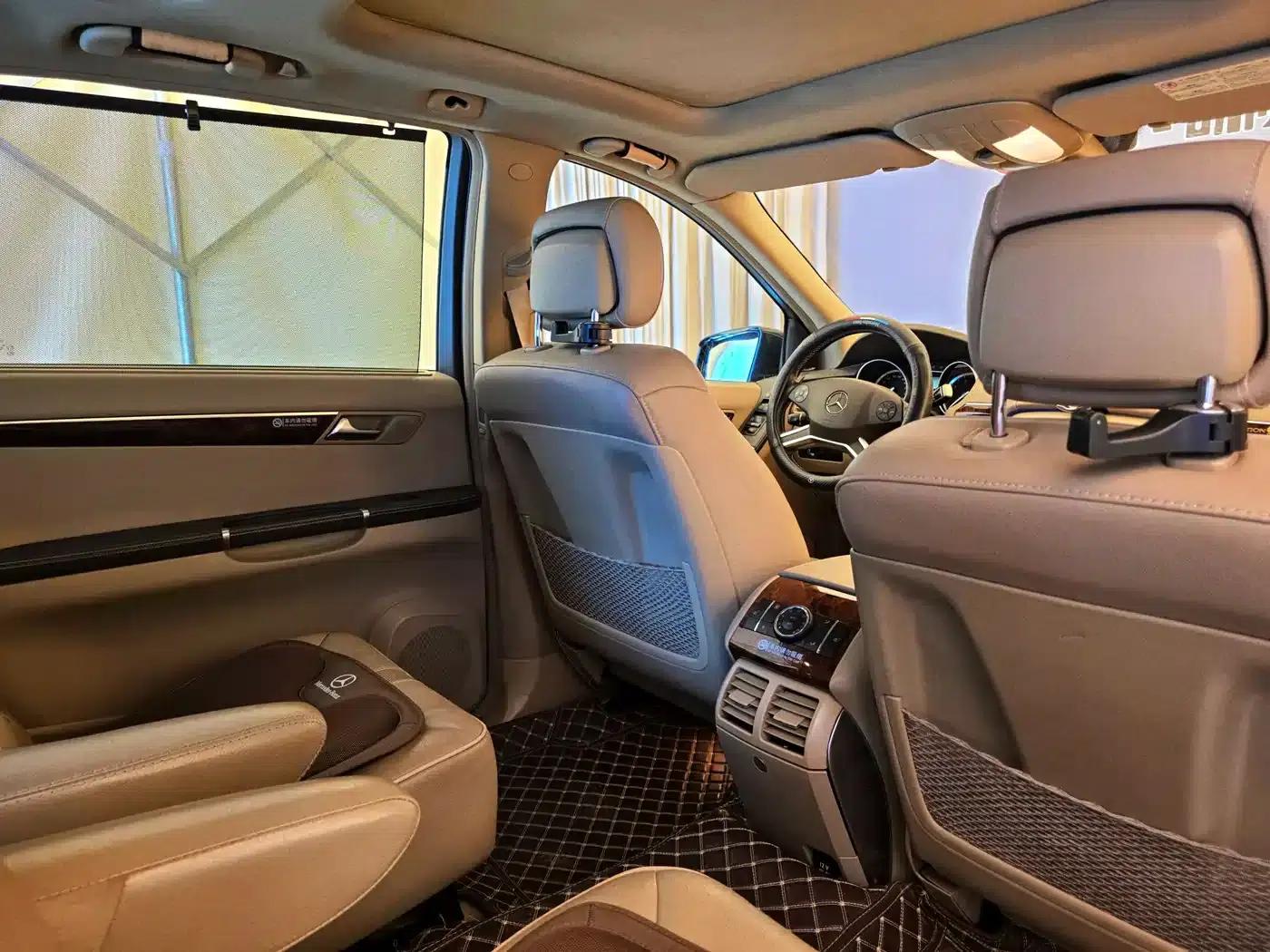 2011 Mercedes-Benz R-Class R 350 L 4MATIC — миниатюра 24