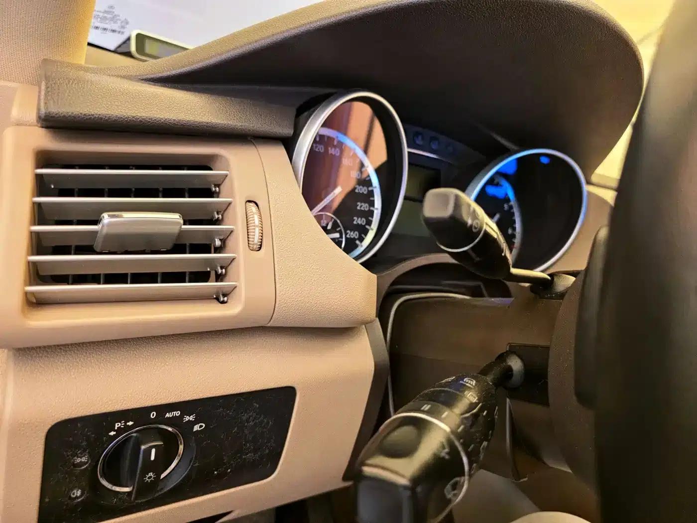2011 Mercedes-Benz R-Class R 350 L 4MATIC — миниатюра 10