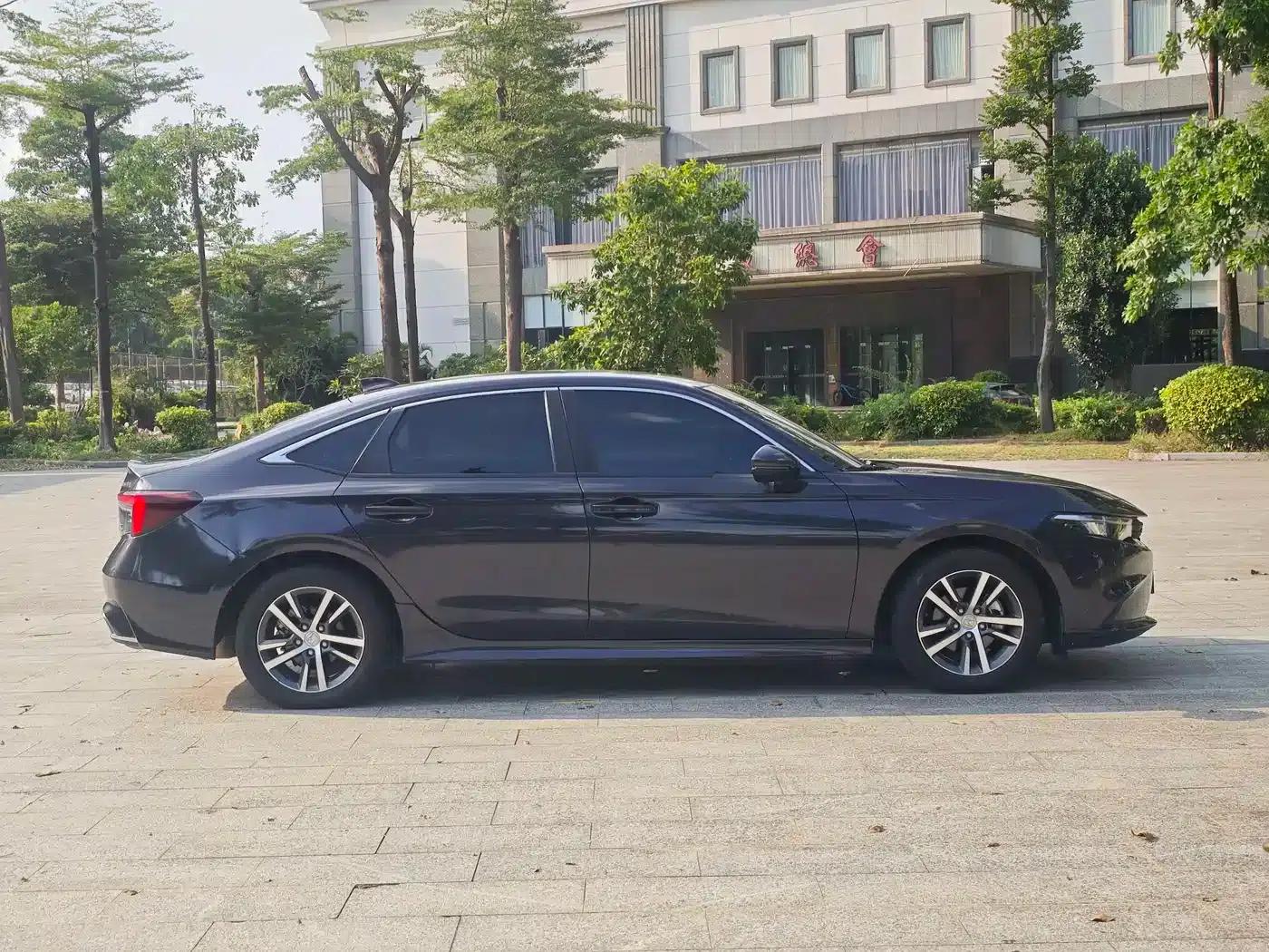 Stylish 2023 240TURBO CVT Leading Edition — миниатюра 3